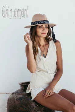 Chintamani Alchemistry Raw Cotton V Top / Off White^ Tank Top